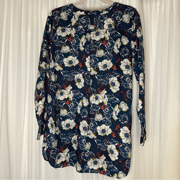 Duluth Trading Co. Wrinklefighter Floral Tunic - Picture 2 of 7
